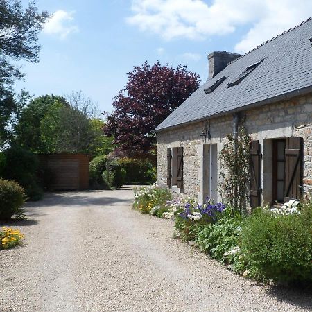 Sue'S Cottages Pleuven Exteriér fotografie