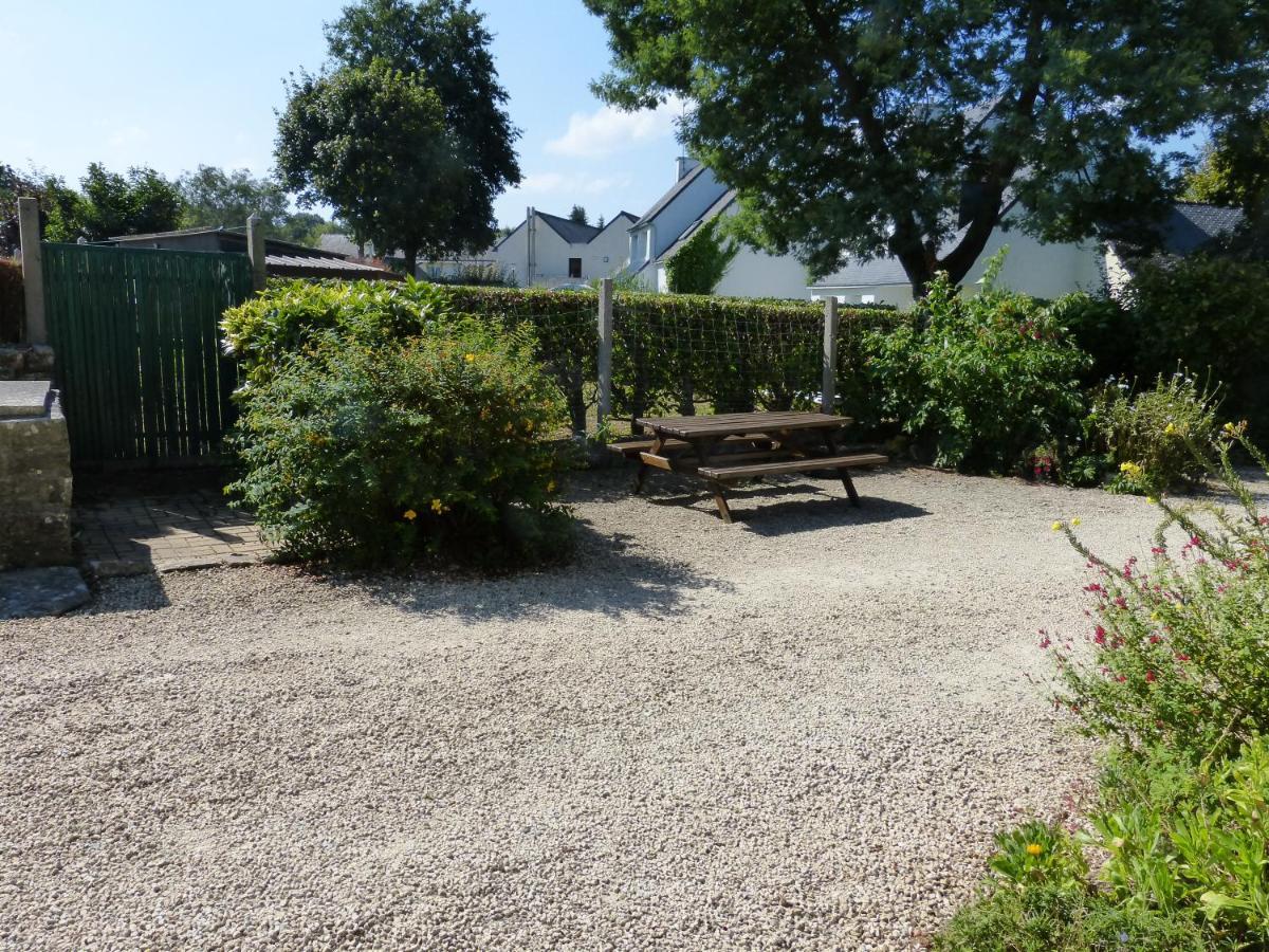 Sue'S Cottages Pleuven Exteriér fotografie