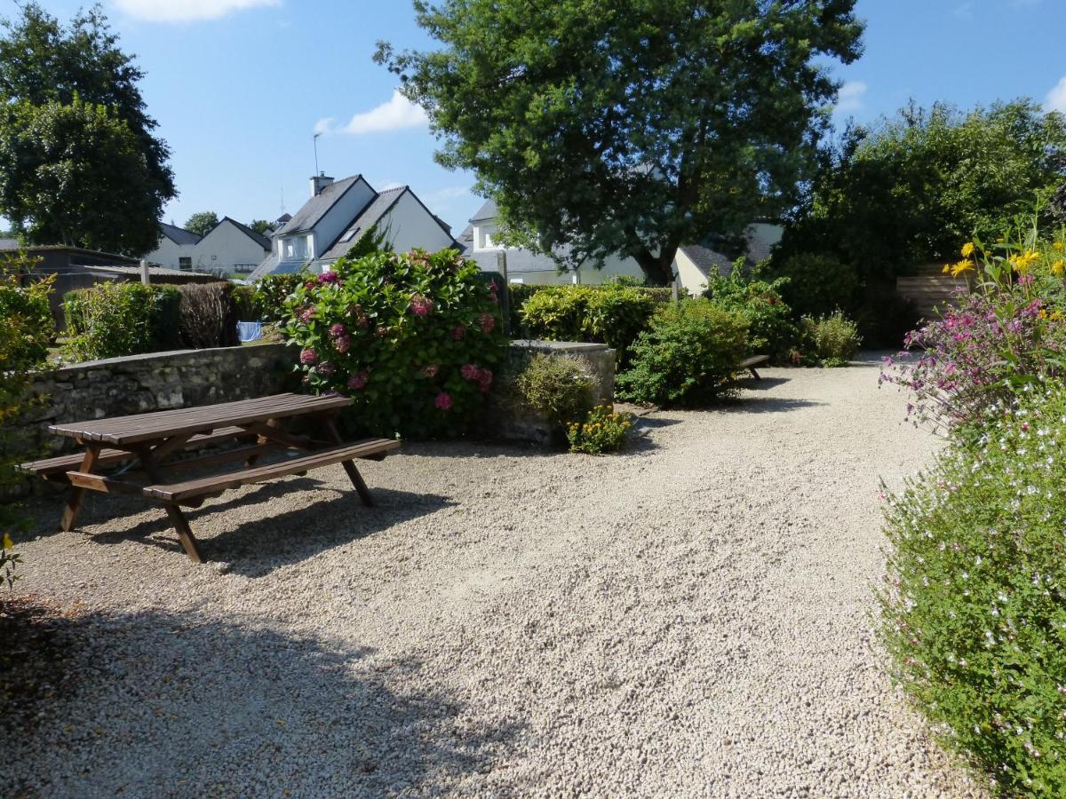 Sue'S Cottages Pleuven Exteriér fotografie