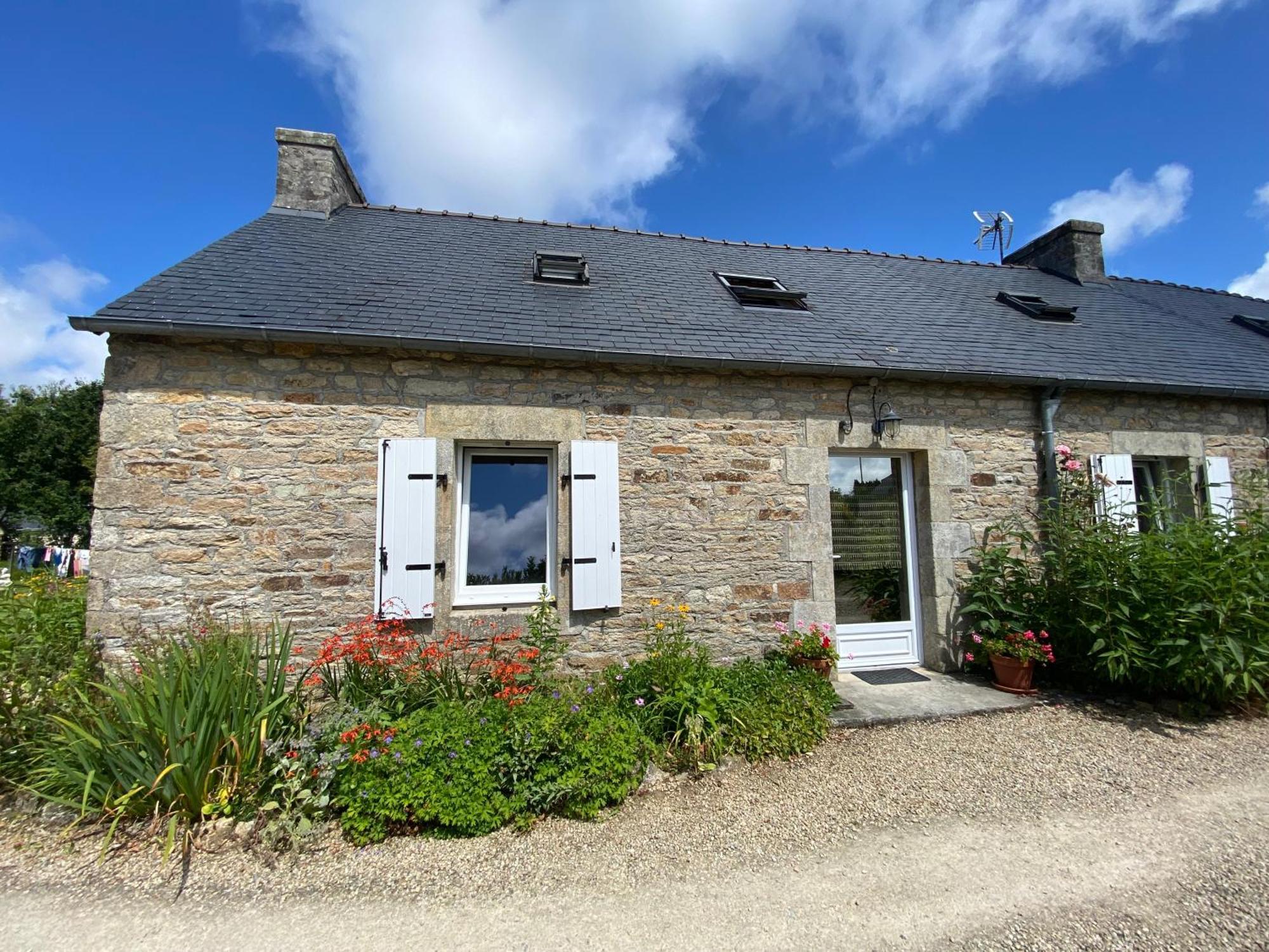 Sue'S Cottages Pleuven Exteriér fotografie