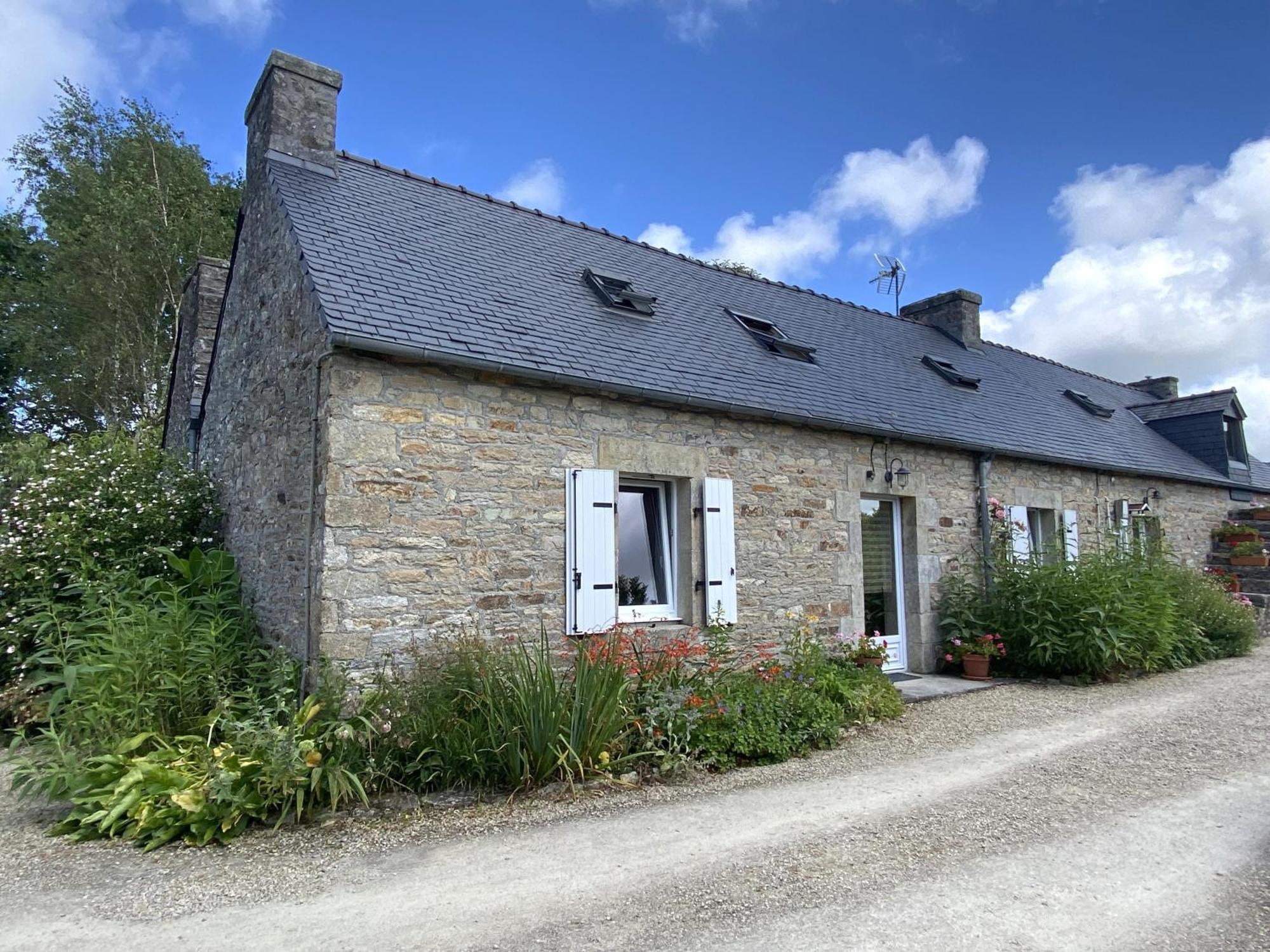 Sue'S Cottages Pleuven Exteriér fotografie